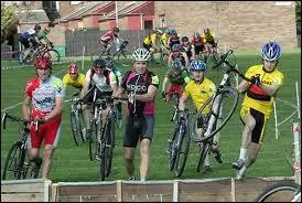 Dans quel sport trs populaire en Flandre faut-il parfois porter son vlo ?