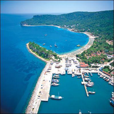Antalya, se trouvvre sur le littoral sud de ce pays. Grâce à son climat et à son attrait touristique, on peut dire qu'Antalya est la...