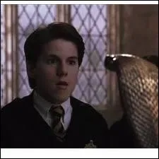 Qui a conseill  Justin Finch-Flechey de se cacher dans le dortoir aprs l'  attaque  du club de duel ?