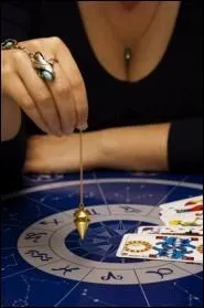 Il m'arrive parfois, comme le lapin d'Alice au pays des merveilles, d'tre un peu prise par le temps et de courir pour honorer mes rendez-vous.