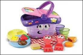 Pourquoi dit-on ''pique-nique'' ? Cette expression voit le jour à la fin du XVIIe siècle. Chacun apportait un plat en plein air et on partageait la nourriture.