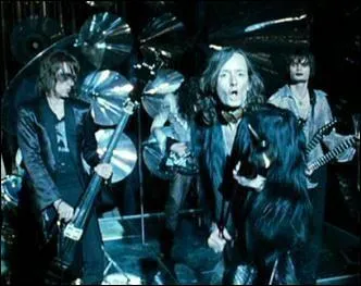 Lors du bal auquel Harry Potter a particip, quel groupe anima la soire ?