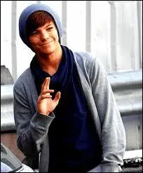 Quelle blague a-t-il faite  ses fans le 1er avril 2012 ?