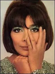 Grande chanteuse franaise qui chante 'La Javanaise', 'Dshabillez-moi', 'Les Feuilles Mortes'. Qui est-elle ?
