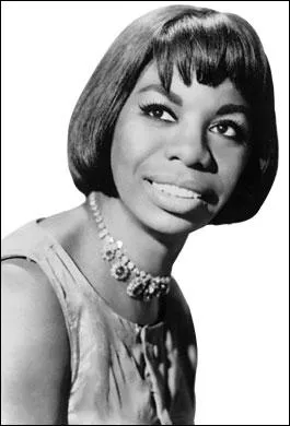 Trs grande chanteuse amricaine de jazz, qui chanta 'I Put A Spell on You', 'My Baby Just Care for Me', 'I Loves You Porgy'. Qui est-elle ?