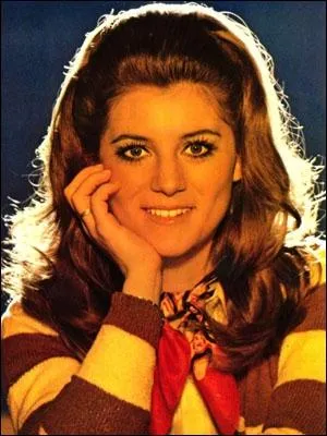 Chanteuse franaise   couettes  qui connut son premier succs en 1963 avec 'L'cole est Finie'. En 1964, elle chante 'Vous les copains'. Qui est-elle ?
