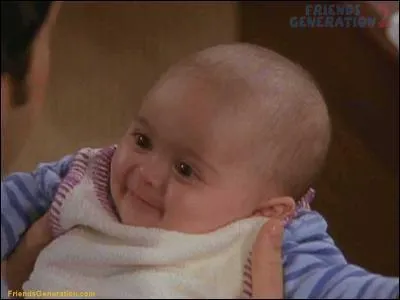 Comment s'appelle la fille de Ross et Rachel qui naît à la fin de la saison 8 ?