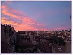 Qui chantait   Je me l�ve, et je te bouscule, tu ne te r�veilles pas ...  