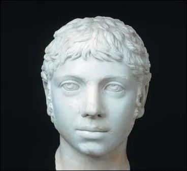 Quelle est son identit ?