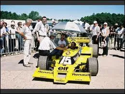 Et une facile pour finir : qui est le constructeur de cette  yellow tea pot  (1977) ?