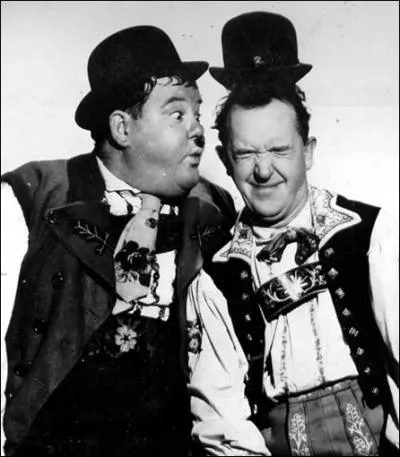 Duo comique form en 1927. Certainement le tandem le plus clbre de toute l'histoire du cinma. Ils jourent dans 'Scandales  Hollywood', 'Maison  louer', 'En plein mli-mlo'...