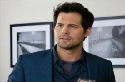 Comment s'appelle l'homme avec qui Siobhan a une liaison ?