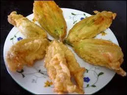 A Nice vous pourrez dguster des beignets aux fleurs :