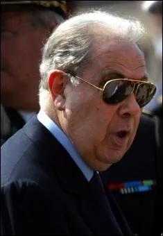 Ancien ministre de l'intrieur il a t condamn  18 mois d'emprisonnement avec sursis pour le financement illgal de sa campagne aux lections europennes de 1999, il s'agit de ...