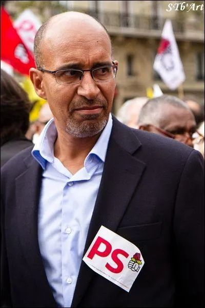 Il est condamn en 1998  18 mois de prison avec sursis et 30 000 francs d'amende pour recel d'abus de biens sociaux, voici ...