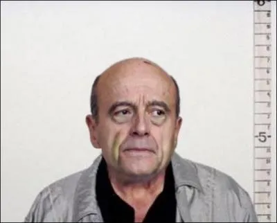 Condamn  18 mois de prison en 2004 avec sursis dans l'affaire des emplois fictifs de la mairie de Paris et  une peine de dix ans d'inligibilit. Il sera rlu maire de Bordeaux en 2006 : voici