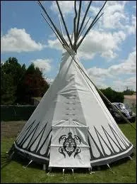 Les tipis sont typiques de quel type de tribu ? ... (Ti piges ? )