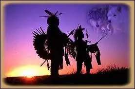 Cérémonie annuelle des tribus des plaines, la ''danse du soleil'' se déroule autour d'un mât (arbre sacré) auquel les participants sont attachés...