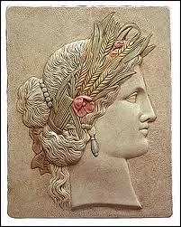 Fille de Cronos et de Rha, je suis la desse du Bl et de la Moisson. Je suis :