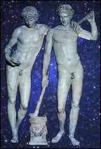 Nous sommes tous deux fils de Lda et l'on nous dit jumeaux bien que n'ayant pas le mme pre. Nous avons pour soeurs Hlne et Clytemnestre. Nous sommes Castor et Pollux ou encore :