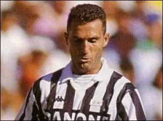 J'ai gagn la C1 en 1996 avec la Juventus de Turin, je suis fait Chevalier de l'Ordre du Mrite de la Rpublique italienne en 2000, je suis . .