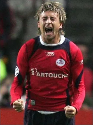 N en 1981 en Suisse, j'ai jou dans deux clubs franais : Lille et Metz, je suis . .