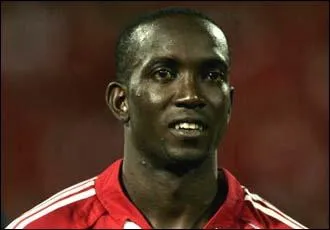 Capitaine de Trinit-et-Tobago lors de la Coupe du monde 2006, c'est avec Aston Villa que j'ai jou le plus de matchs dans le championnat anglais, je suis . .