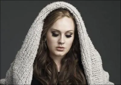 Adele est une auteure-compositrice-interprte. De quelle origine est-elle ?