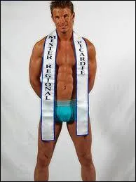 Allez pour la dernière question, vous pouvez vous lâcher et danser ''Sans chemise, sans pantalon'' comme nous y invitait...