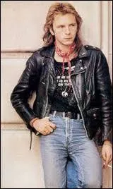 Dans ''Laisse Béton'' , il ne reste pas grand-chose à Renaud car on lui presque tout chouravé SAUF...