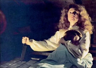 Comment meurt Carrie ?