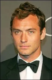 Jude Law, acteur, est...