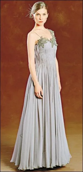 Pendant la mme soire, on aperoit Fleur dans sa sublime robe danser au bras d'une personne totalement envote par son charme. De qui s'agit-il ?