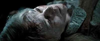 Qui a tu Charity Burbage pour ensuite l'offrir  Nagini en guise de repas ?