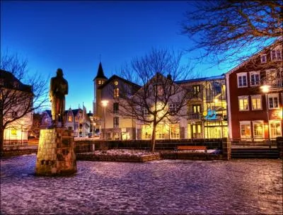 64° 08' N ... 21° 53' O