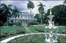 17° 59' N ... 76° 48' O