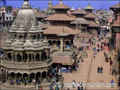 27° 42' N ... 85° 19' E