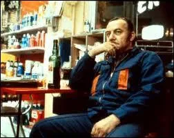 Quel est le titre de ce film culte dans lequel Coluche interprte un pompiste ?