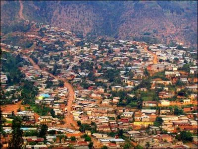 1° 55' S ... 30° 05' E