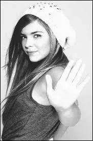 Comment s'appelle cette chanteuse ?