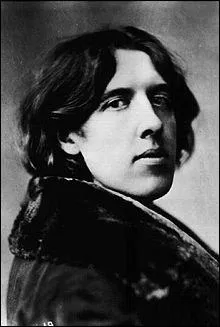 Oscar Wilde (1854-1900), crivain irlandais fut condamn  deux ans de travaux forcs :