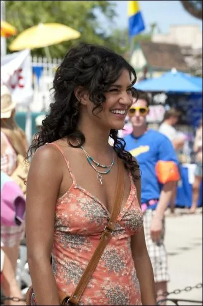 Kelly (Jessica Szohr) :