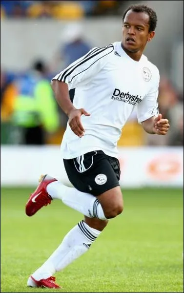 Il a jou autrefois  :