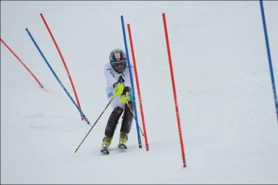 Que dvale l'italien Cristian Deville (le vainqueur) lors de la Coupe du Monde de slalom le 22 janvier 2012 ?