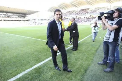 Au dbut de la saison 2011-12, Rmi Garde succde  Claude Puel sur le banc lyonnais. Quel rsultat obtient-il pour son premier match  domicile face  Ajaccio ?