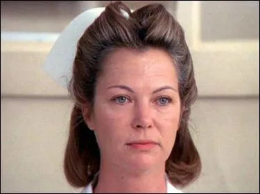 Comment s'appelle cette mchante qui apparat dans  Vol au-dessus d'un nid de coucou  ?