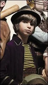 Ce garon a jou le rle de :