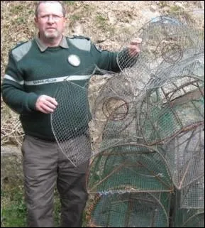 Quels animaux taient braconns par des individus interpels par les services de l'Office national de la chasse et de la faune rcemment dans le Haut-Jura ?