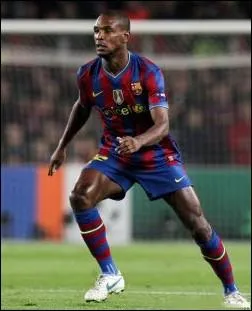 Quel joueur de football franais est actuellement hospitalis pour une greffe du foie en Espagne ?