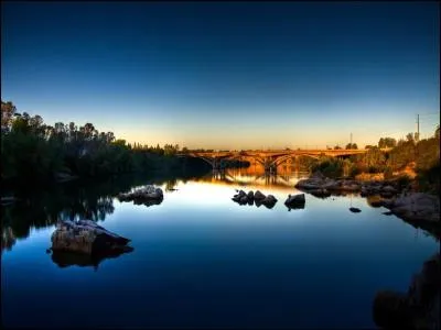 Il est plus facile de dplacer un fleuve que de changer son ...